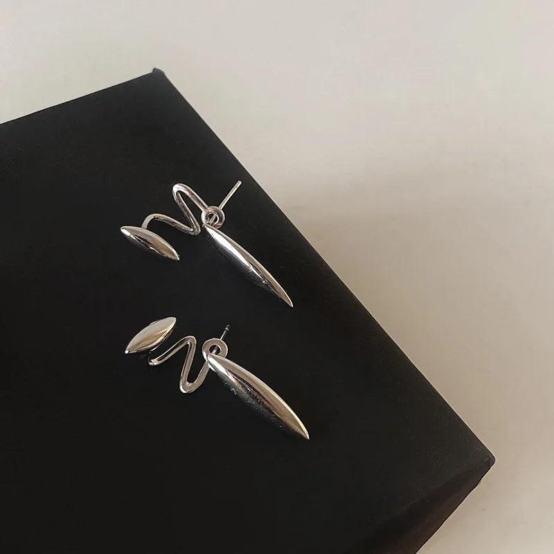 S925 Silver Earrings Women's stylish and cool design