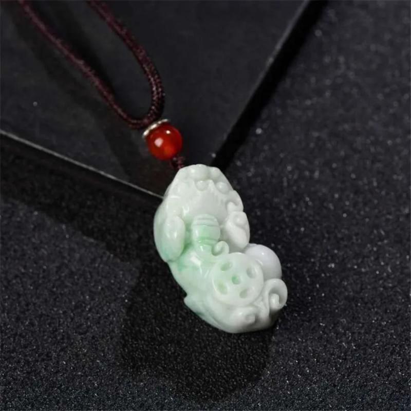 Natural Emerald Money Pixiu Pendant Necklace Luck Amulet