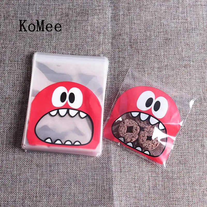 100pcs 7x7+3cm Plastic Transparent Self Adhesive Pouch Bags