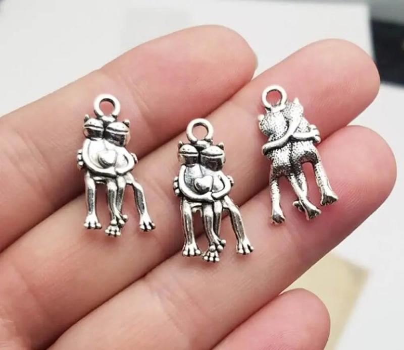 30pcs Frog Charms Lover Pendants DIY Jewelry Making Supplies