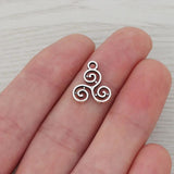 20 x Tibetan Silver Celtics Knot Triskele Triskelion Charms 16x14mm