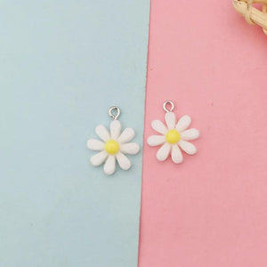 20pcs Resin Daisy Pendants Charms for DIY Jewelry Making
