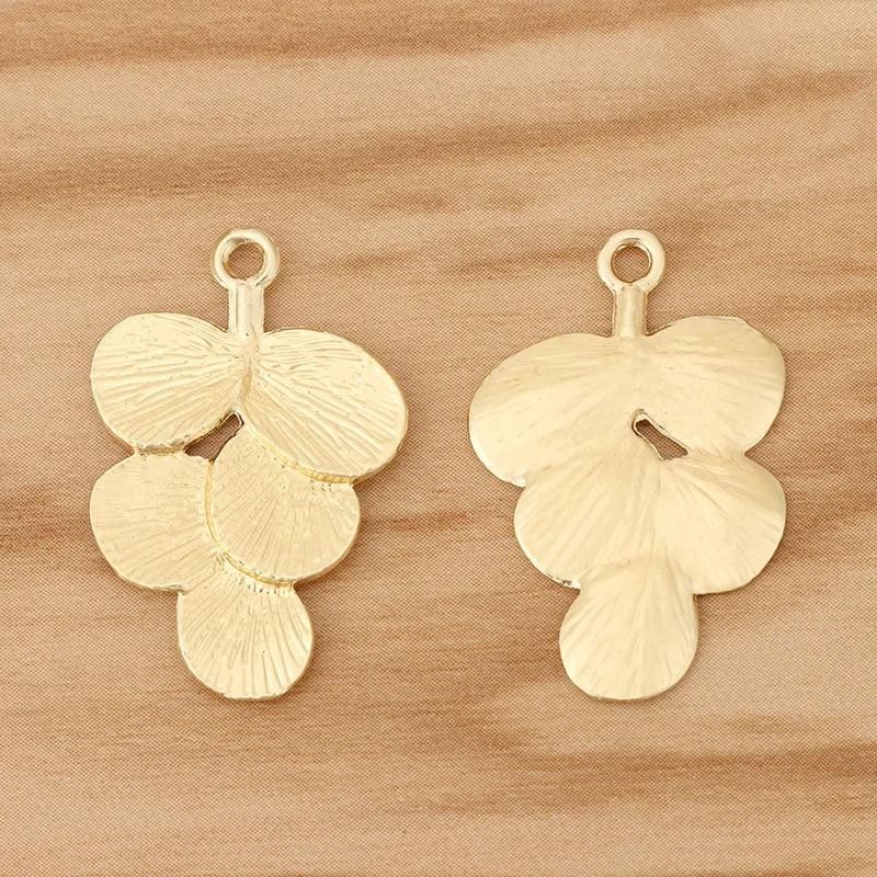 10 Leaf Charms Pendants for DIY Jewellery Making 30x20mm