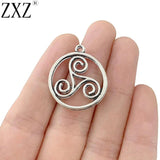 20pcs Celtic Knot Triskele Triple Round Charms Pendants Beads
