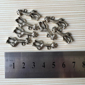 32 Pcs Antique Silver Plated Giraffe Charms for Jewelry Making