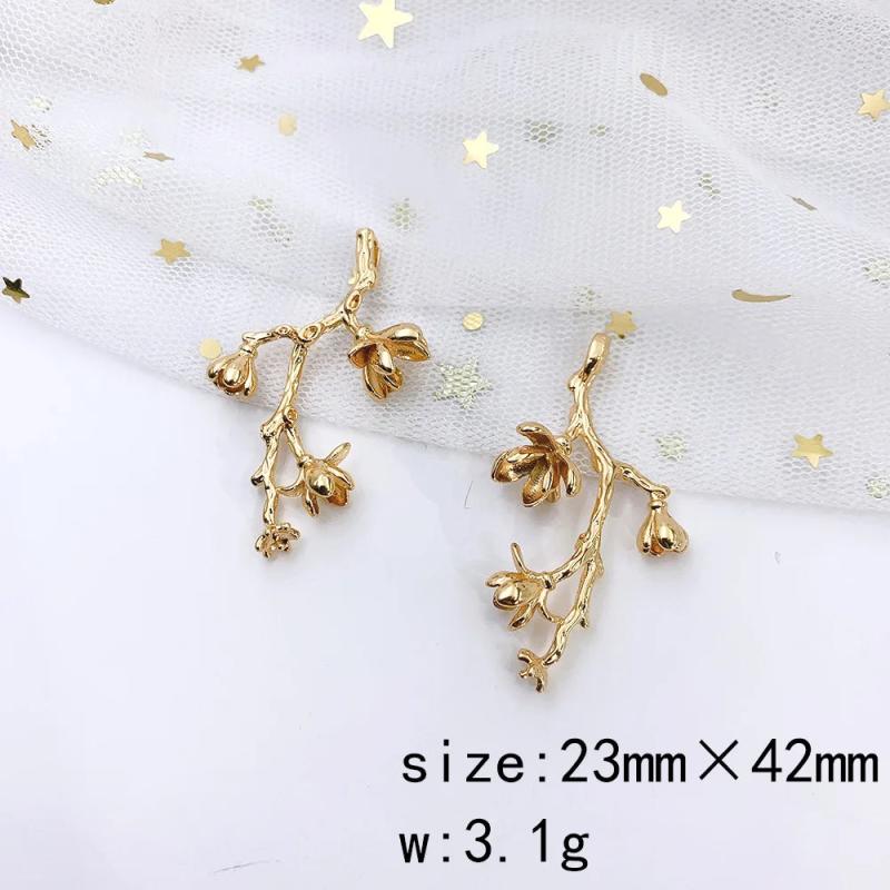 4Pcs/Lot Flower Shape Earring Charms Jewelry Findings