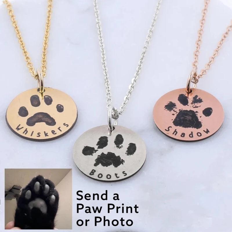 Personalized Paw Print Necklace for Pet Lovers - Engraved Name & Paw Print
