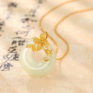 Hetian Jade Round Pendant Flower Clavicle Chain Wedding Jewelry