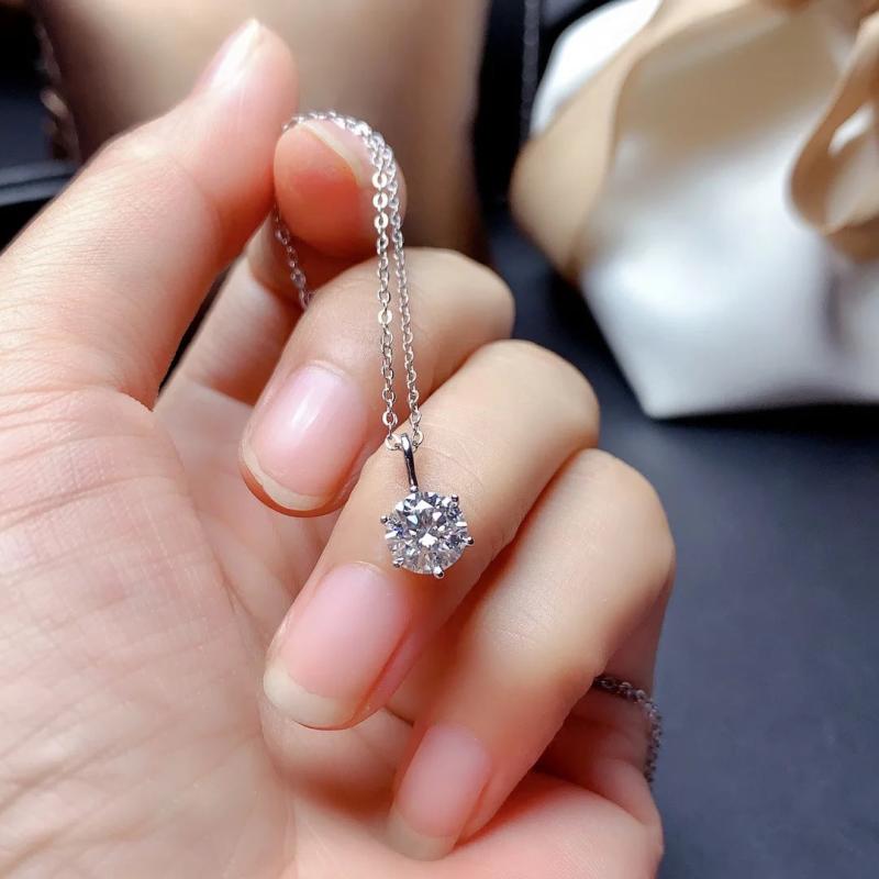 18k Gold-plated Moissanite Classic Six-claw Diamond Necklace