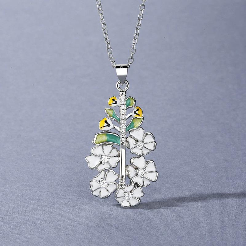 Silver Epoxy Flower Pendant Necklace for Women