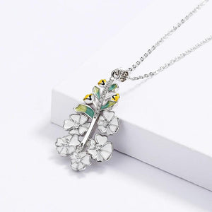 Silver Epoxy Flower Pendant Necklace for Women