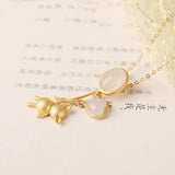 Silver Inlaid Chalcedony Clavicle Chain with Love Balloon Bear Pendant
