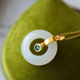 Chalcedony Pendant Necklace Chinese Retro Diamond Jewelry