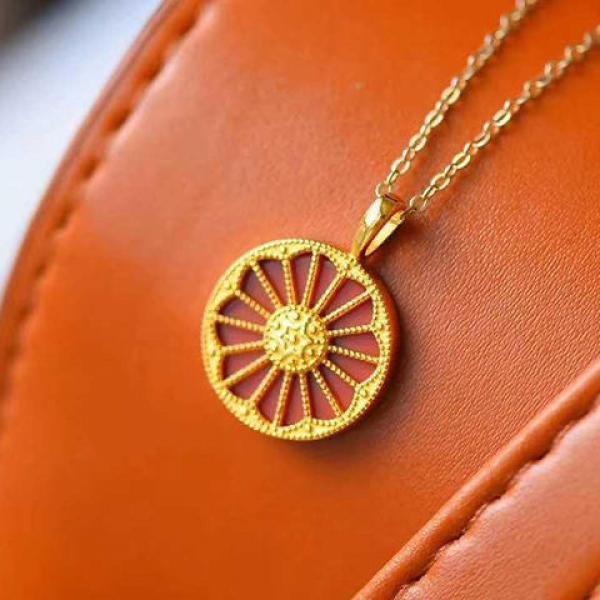 South Red Chalcedony Round Pendant Necklace with Silver Inlay