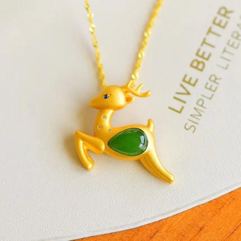 Hetian Chalcedony Deer Pendant Necklace Retro Charm Women's Jewelry