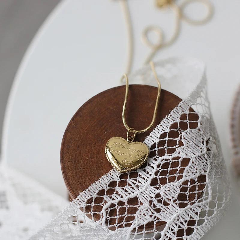 Heart-Shaped Choker Necklace for Women 18K Golden Pendant Bijoux