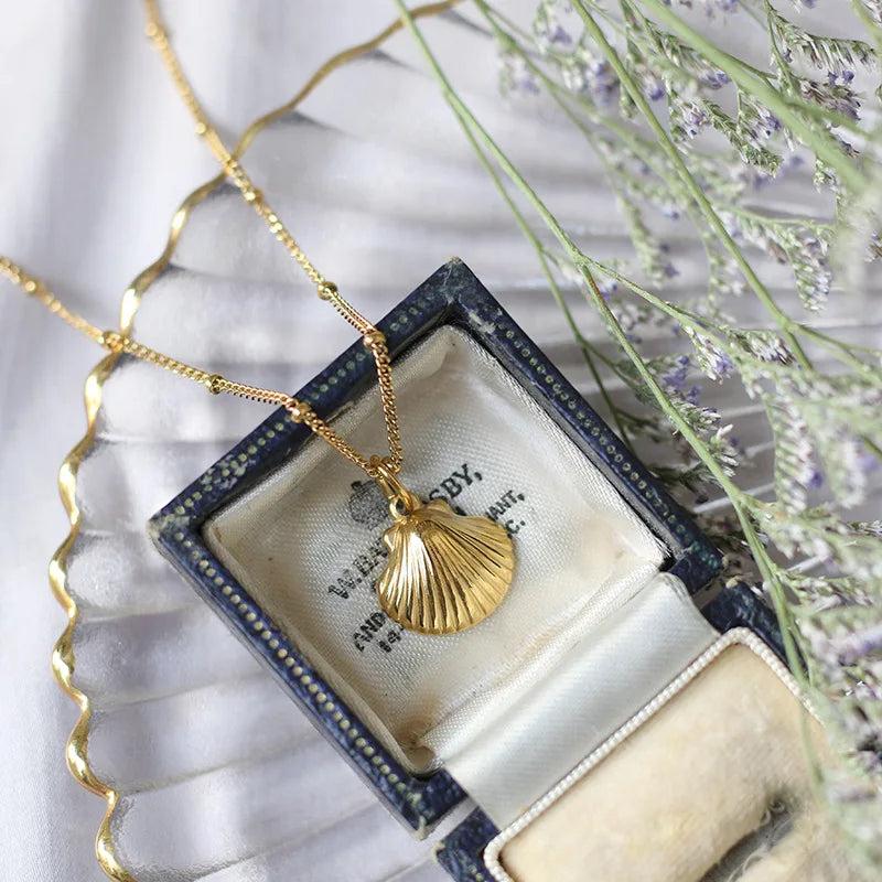 Vintage 18k Shell Pendant Necklace Stainless Steel Choker