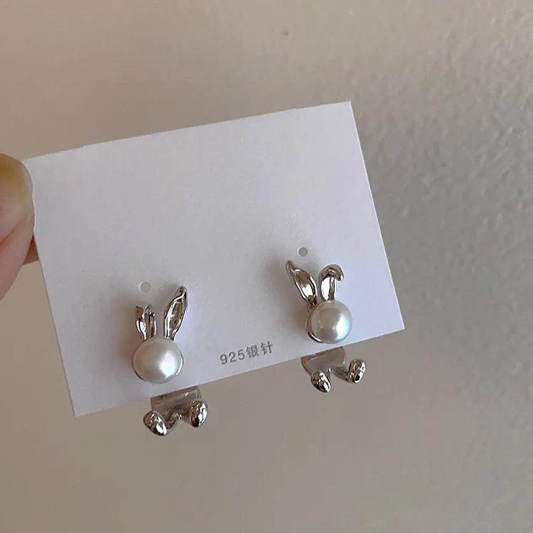 Pearl Metal Bunny Earrings Retro Personality Joker Temperament