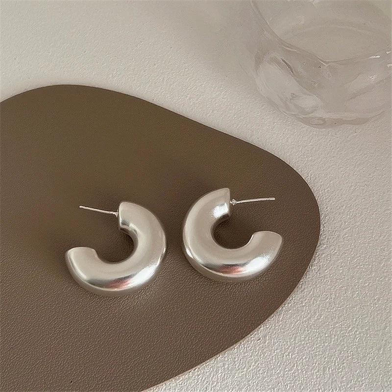 French Retro Geometric Matte Metal Loop Hoop Earrings for Women Girls