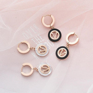 Geometric V Letter Stud Earrings for Women Z013