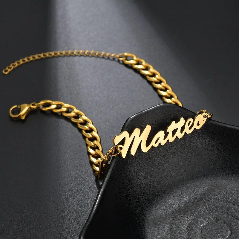 Personalized Stainless Steel Name Bracelet for Women - Heart Round Design