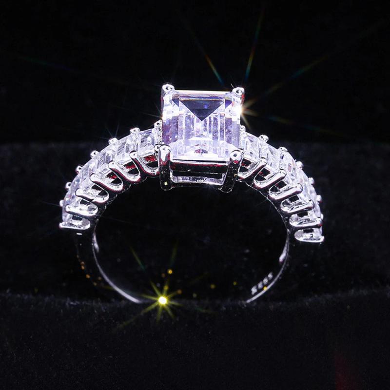 Women's Cubic Zircon Engagement Ring