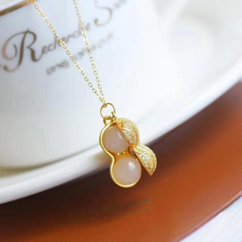 Vintage Jade Chalcedony Pendant Necklace 925 Silver