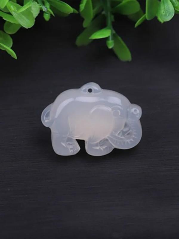 Chinese Green Chalcedony Elephant Jade Pendant Men's Women Agate Necklace
