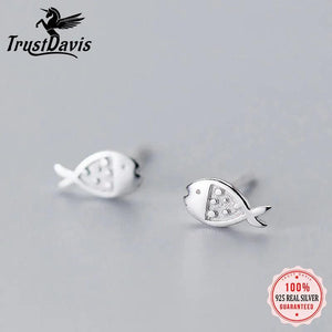 Trustdavis 925 Sterling Silver Mini Fish Charm Stud Earrings