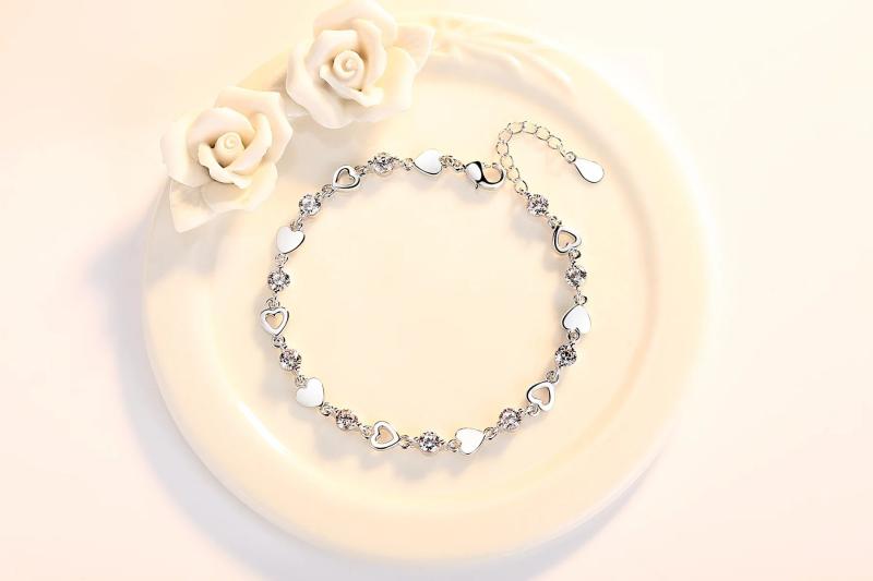 Sweet Zircon Crystal Heart Bracelet Women Edition