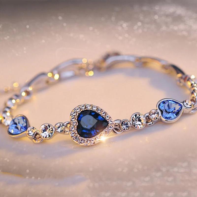 Stylish Gold Bracelet for Women