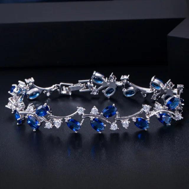 Pera Natural Royal Women Silver CZ Leaf Bracelet for Party