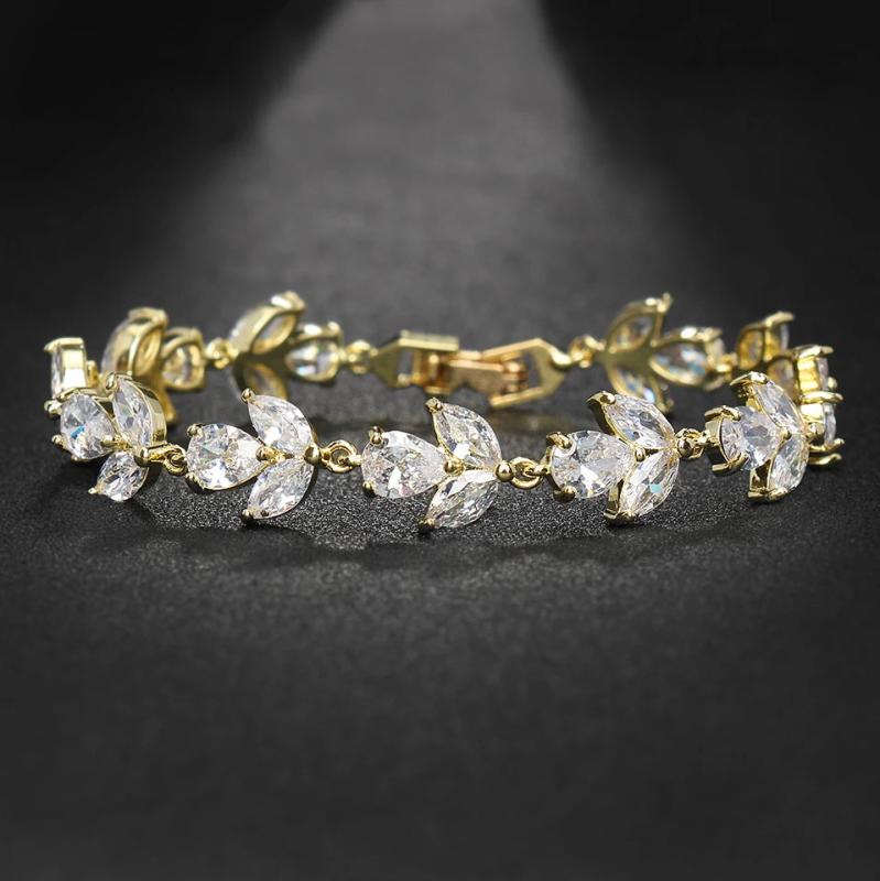 Charming Cubic Zircon Decoration Bracelet for Banquet