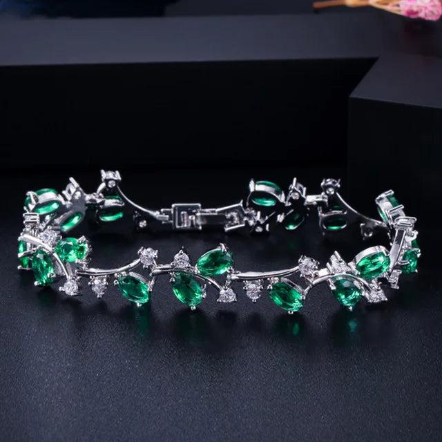 Pera 6 Colors Options Green Stone Leaf Charm Bangle Bracelet for Women