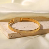 Uworld 316L Stainless Steel Bangle Bracelet Minimalist Metalic Golden 18 K Cuff
