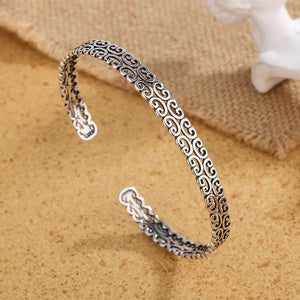 Ethnic Retro Hollow Out Auspicious Cloud Bangle