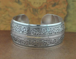 Yumfeel Tibetan Silver Bangles Vintage Bracelet for Women