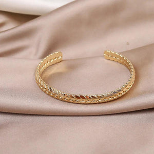 Korea Metal Twisted Flower Bracelet for Women