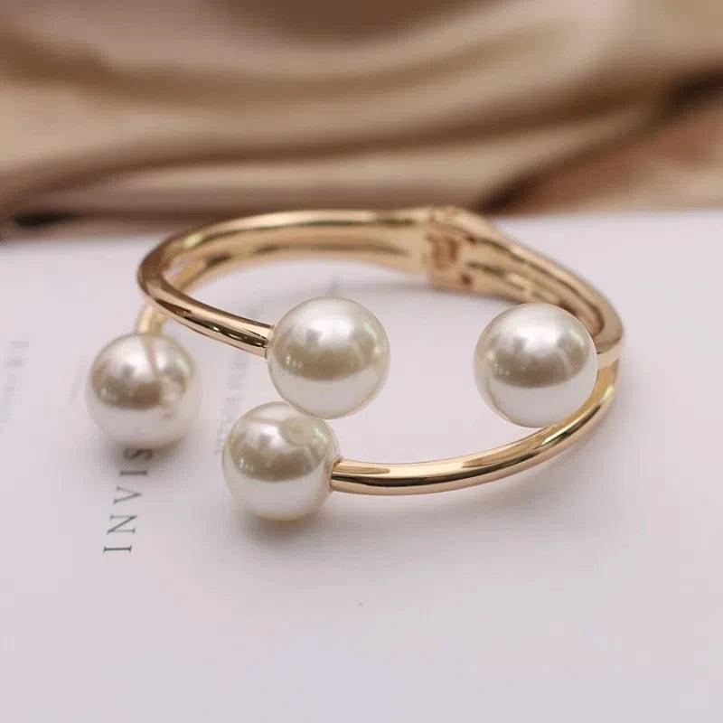Retro Exaggerated Pearl Bracelet - Stylish Party Jewelry Gift