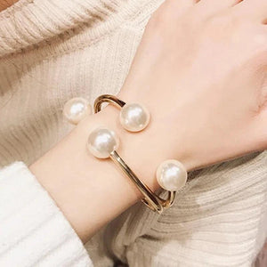 Retro Exaggerated Pearl Bracelet - Stylish Party Jewelry Gift