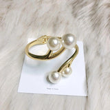 Kpop Big Baroque Pearl Open Bangles for Women Sriping Clasp Bracelets