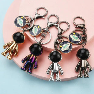 Space Robot Astronaut Keychain Men Women Retro Key Chain Pendant