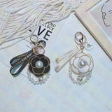 Pearl String Camellia Keychain Bag Pendant Ladies Car Keychain Pendant