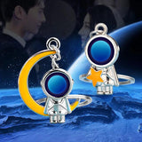 Spaceman Metal Keychain Astronaut Moon Star Key Chain For Space Fans Souvenirs