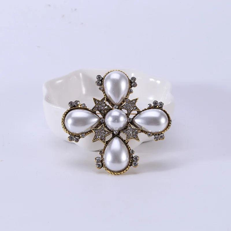Metal Pearl Brooch Retro Corsage Baroque Party Accessory