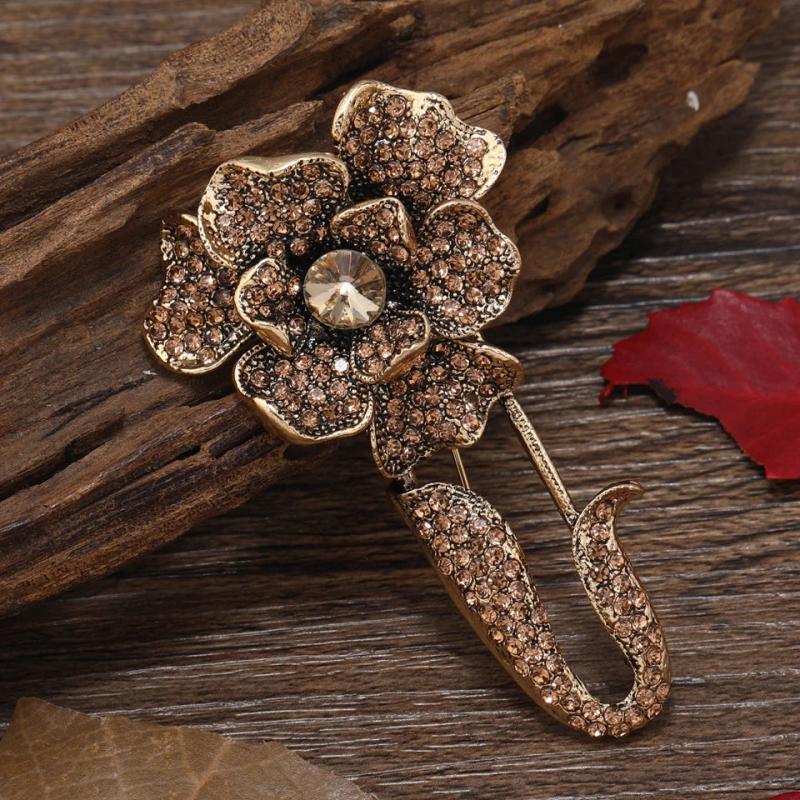 Crystal Flower Pin Brooch for Women Rhinestone Vintage Girls Banq