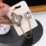 Baroque British Style Rhinestone Brooch Emerald Tassel Chain Pearl Collar Pin