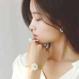 Vintage Chrysanthemum Flower Alloy Daisy Brooch Coat Accessories