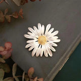 Vintage Chrysanthemum Flower Alloy Daisy Brooch Coat Accessories