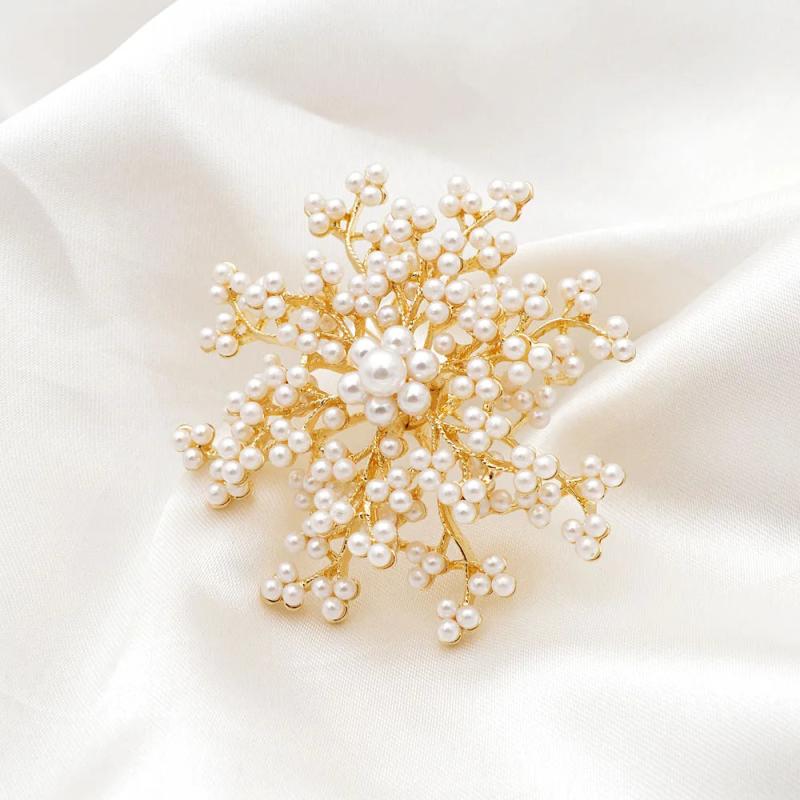 Pearl Flower Snowflake Brooch for Wedding Dress